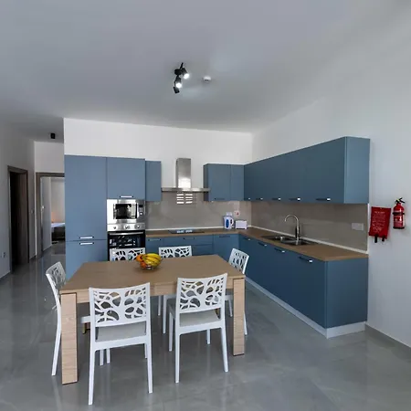 Swieqi Luxury 2bdr Penthouse With Large Terrace דירה Is-Swieqi