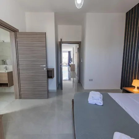 Swieqi Luxury 2bdr Penthouse With Large Terrace Apartament