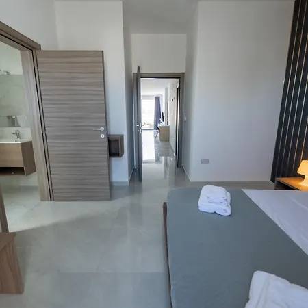 Swieqi Luxury 2bdr Penthouse With Large Terrace Is-Swieqi