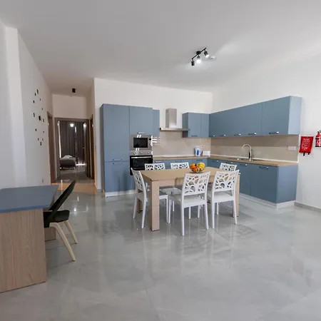 Swieqi Luxury 2bdr Penthouse With Large Terrace * Is-Swieqi